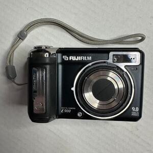 Fujifilm FinePix E900 Digital Camera 9MP 4x Zoom Works Tested Sm Cosmetic Flaw